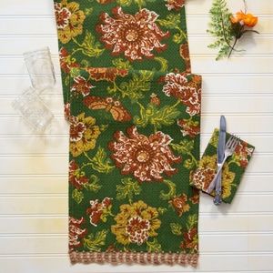 April Cornell Table Runner Ming Green NWT